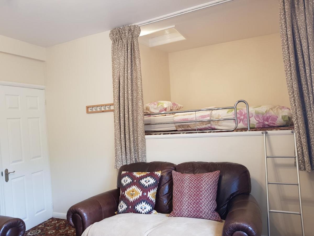 Saltburn Holidays 4 Park View Loftus Extérieur photo